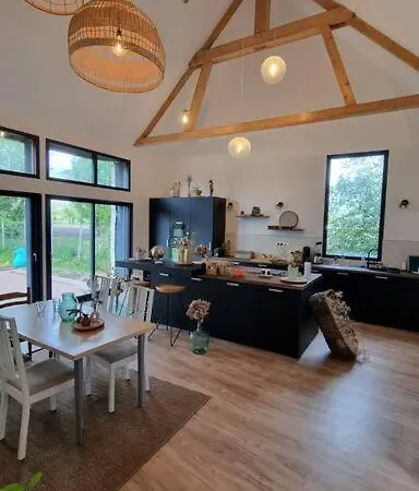 La Maison As De Coeur, 5 Suites, 10 Personnes * Allonnes (Maine-et-Loire)