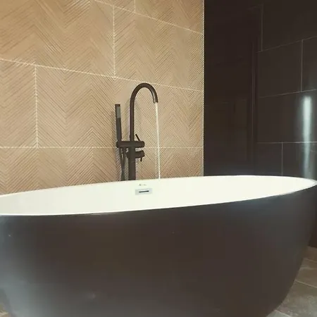 La Maison As De Coeur, 5 Suites, 10 Personnes Villa